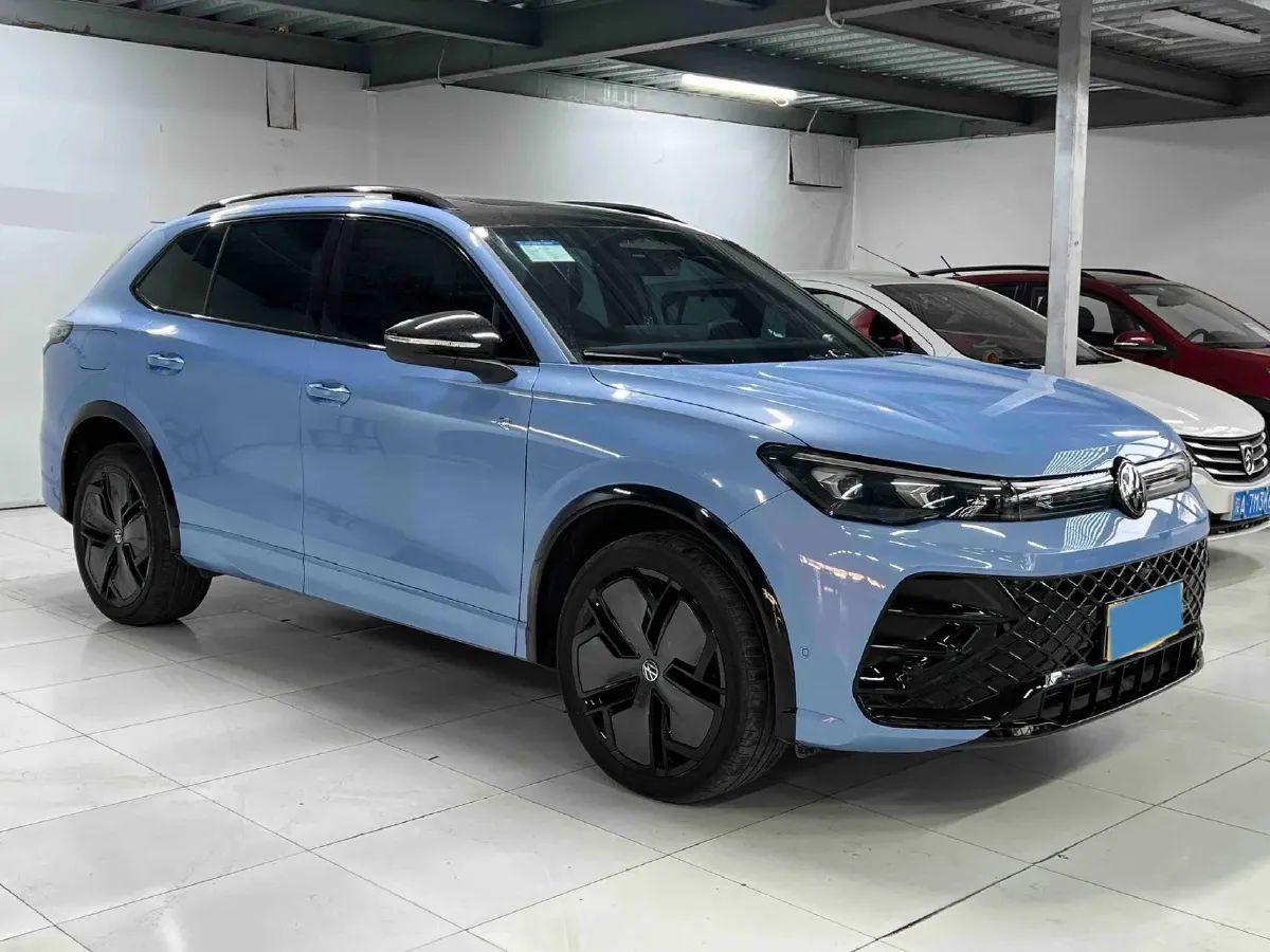 2024 Volkswagen Tiguan L 2.0T 220HP L4 7DCT,autocango,china used car exporter,china ev exporter,chinese used car exporter,chinese used ev exporter
