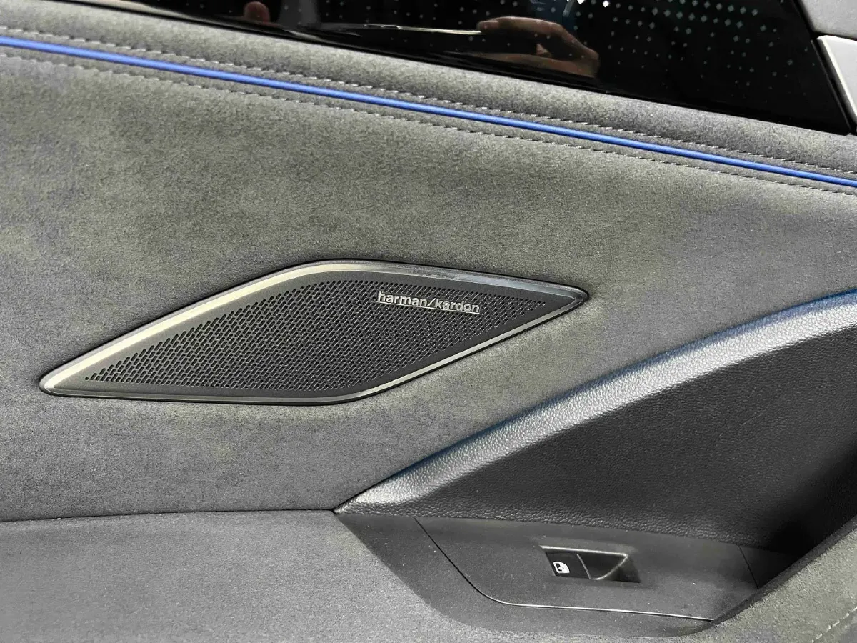 2024 Volkswagen Tiguan L 2.0T 220HP L4 7DCT,autocango,china used car exporter,china ev exporter,chinese used car exporter,chinese used ev exporter