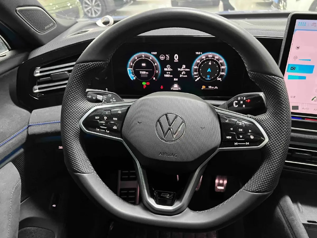 2024 Volkswagen Tiguan L 2.0T 220HP L4 7DCT,autocango,china used car exporter,china ev exporter,chinese used car exporter,chinese used ev exporter