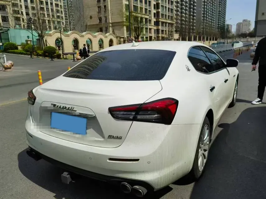 2021 Maserati Ghibli 2.0T 330HP L4 8AT,autocango,china used car exporter,china ev exporter,chinese used car exporter,chinese used ev exporter