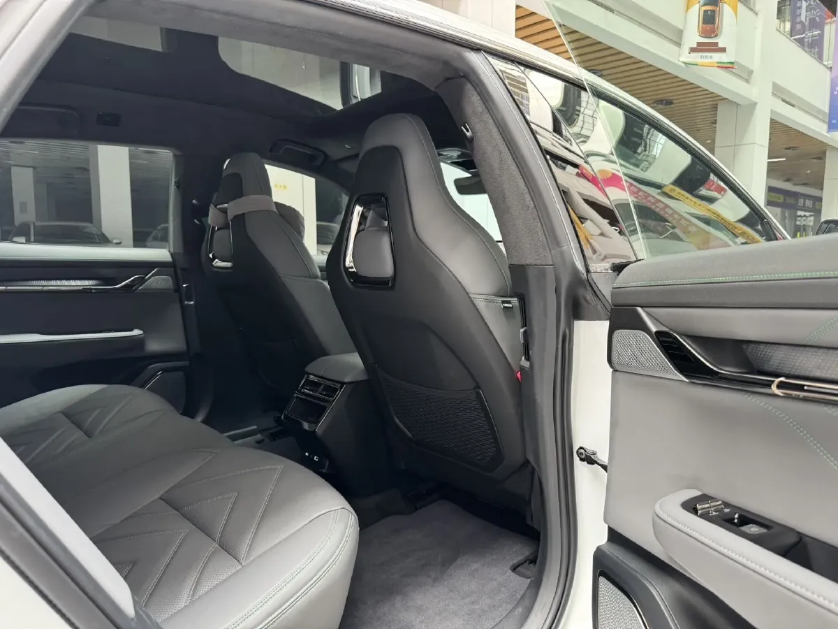 2022 Zeekr 001 BEV 100KWH,autocango,china used car exporter,china ev exporter,chinese used car exporter,chinese used ev exporter