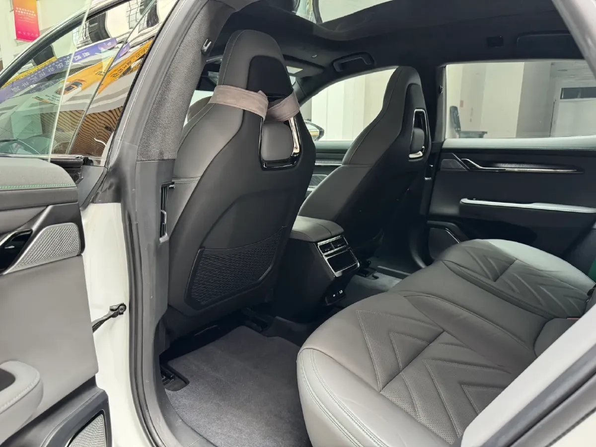 2022 Zeekr 001 BEV 100KWH,autocango,china used car exporter,china ev exporter,chinese used car exporter,chinese used ev exporter