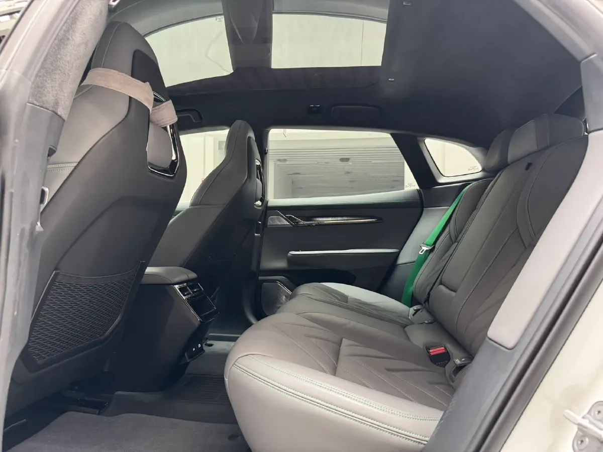 2022 Zeekr 001 BEV 100KWH,autocango,china used car exporter,china ev exporter,chinese used car exporter,chinese used ev exporter