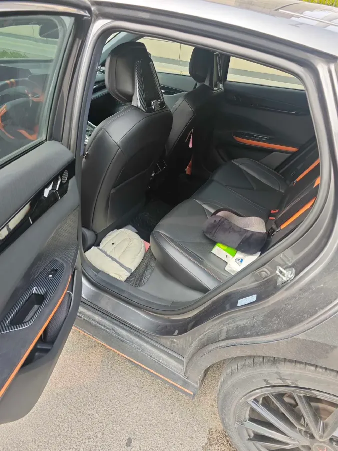 2022 ChangAn UNI-V 1.5T 188HP L4 7DCT,autocango,china used car exporter,china ev exporter,chinese used car exporter,chinese used ev exporter