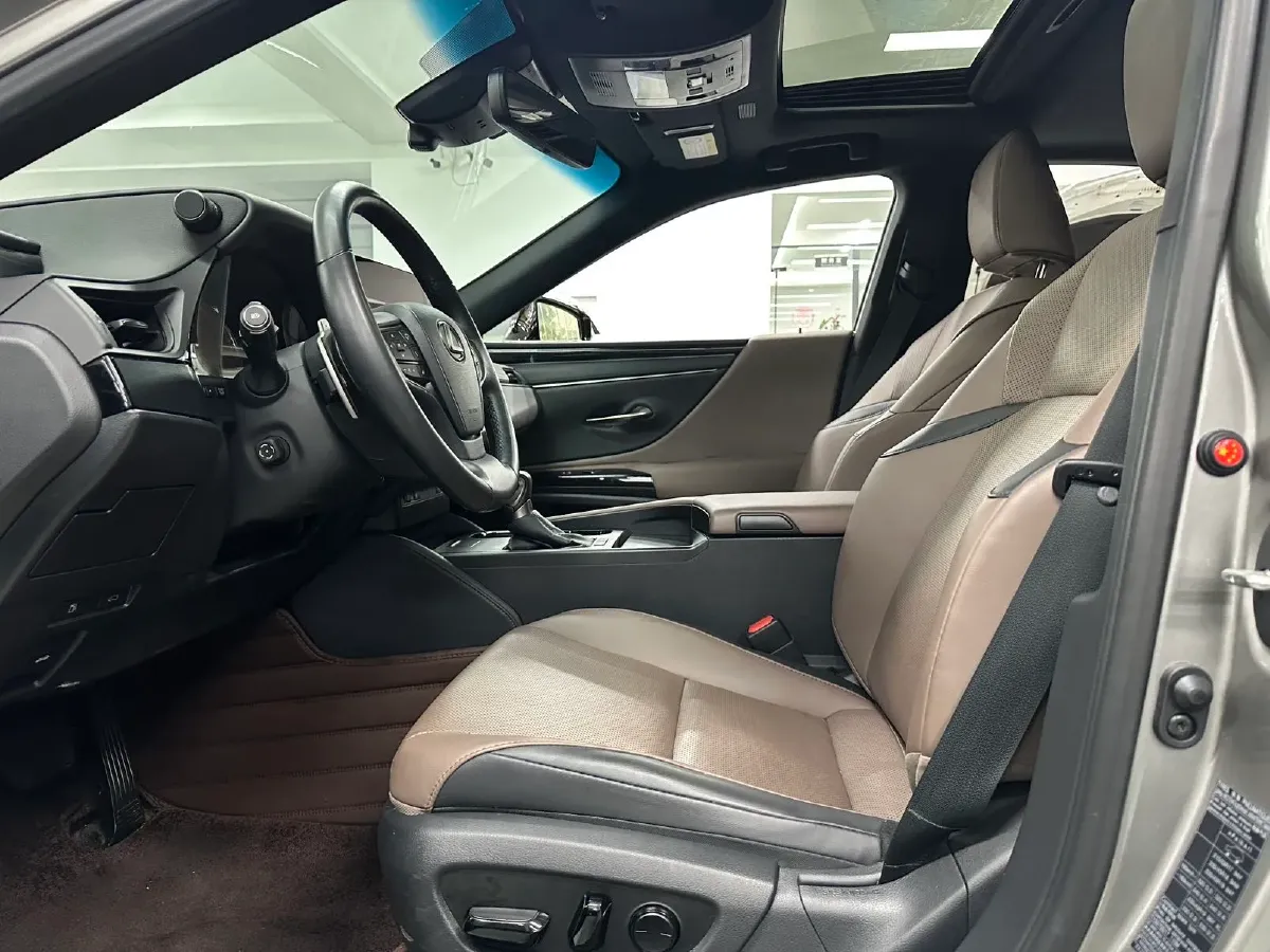 2022 Lexus ES 2.5L 178HP L4 E-CVT Hybrid,autocango,china used car exporter,china ev exporter,chinese used car exporter,chinese used ev exporter