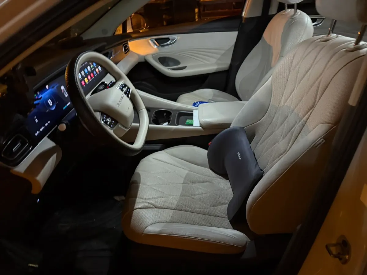 2023 Roewe D7 1.5L 112HP L4 1DHT PHEV 21.4KWH,autocango,china used car exporter,china ev exporter,chinese used car exporter,chinese used ev exporter