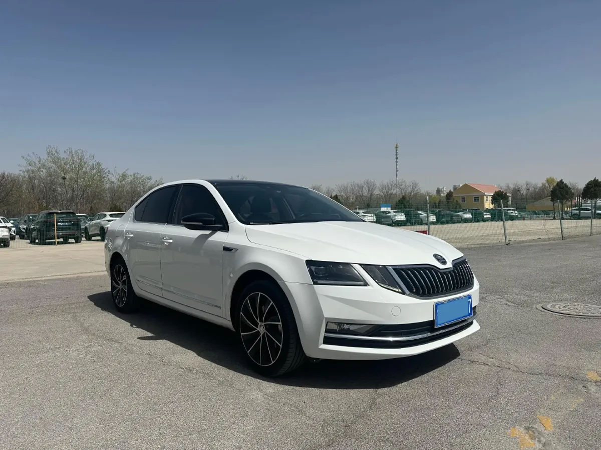 2019 Skoda Octavia 1.4T 150HP L4 7DCT,autocango,china used car exporter,china ev exporter,chinese used car exporter,chinese used ev exporter