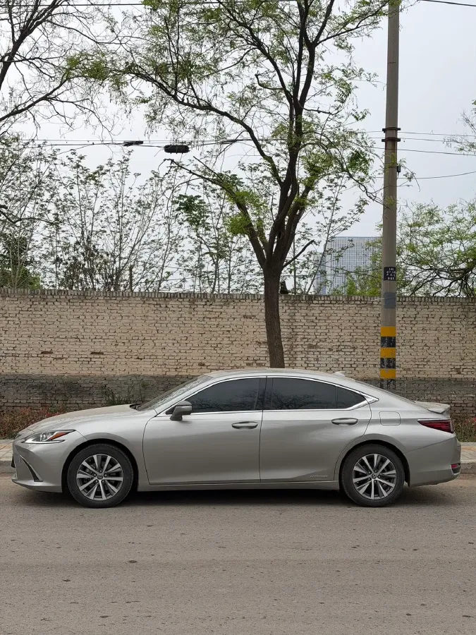 2018 Lexus ES 2.5L 178HP L4 E-CVT Hybrid,autocango,china used car exporter,china ev exporter,chinese used car exporter,chinese used ev exporter