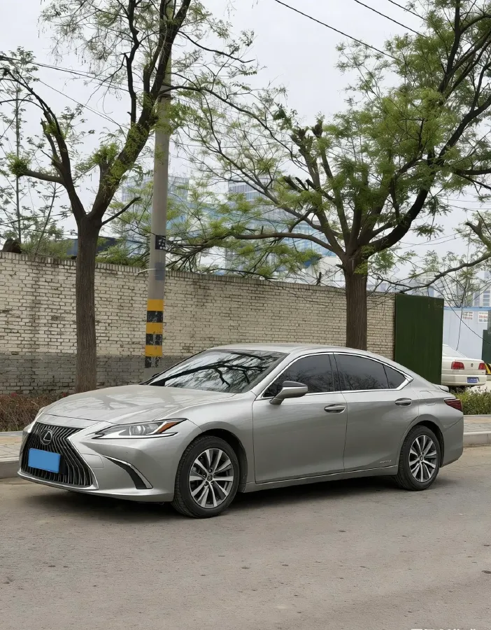 2018 Lexus ES 2.5L 178HP L4 E-CVT Hybrid,autocango,china used car exporter,china ev exporter,chinese used car exporter,chinese used ev exporter