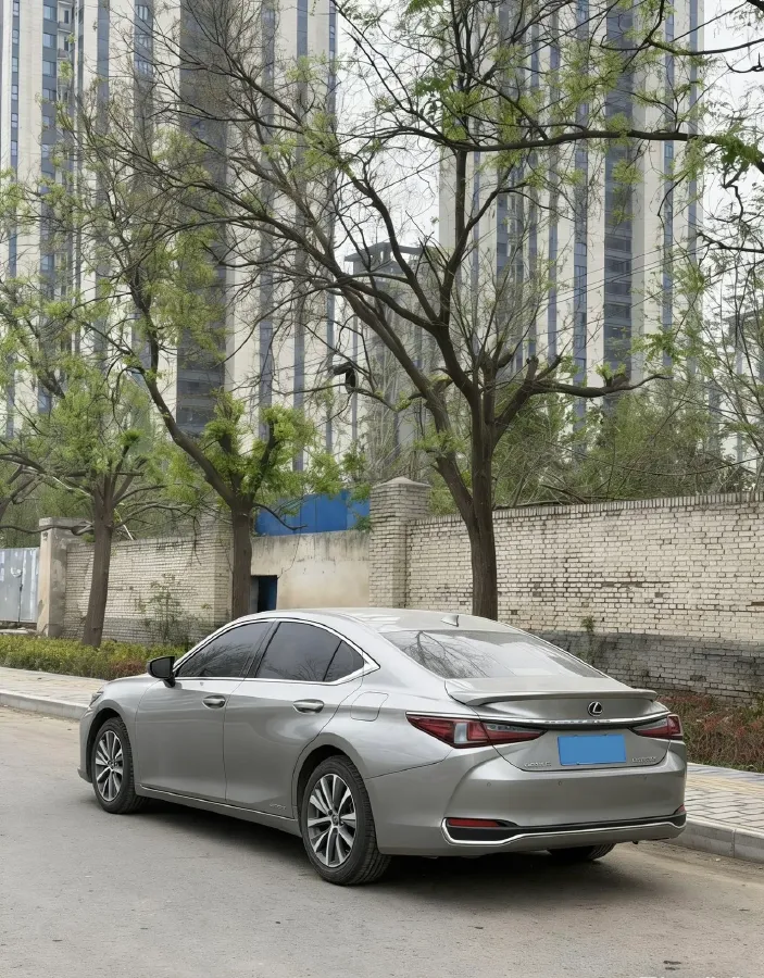 2018 Lexus ES 2.5L 178HP L4 E-CVT Hybrid,autocango,china used car exporter,china ev exporter,chinese used car exporter,chinese used ev exporter