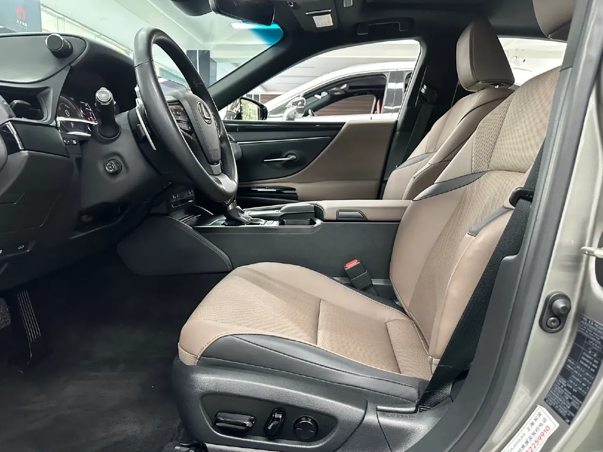 2021 Lexus ES 2.5L 178HP L4 E-CVT Hybrid,autocango,china used car exporter,china ev exporter,chinese used car exporter,chinese used ev exporter