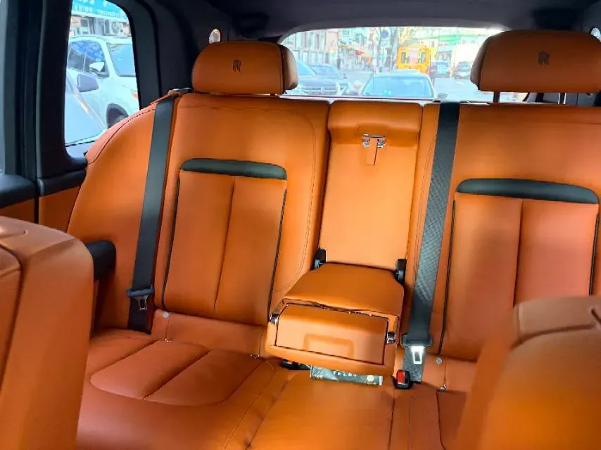 2018 Rolls-Royce Cullinan 6.7T 571HP V12 8AT,autocango,china used car exporter,china ev exporter,chinese used car exporter,chinese used ev exporter