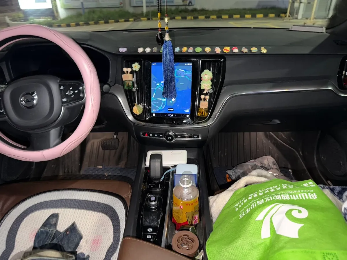 2023 Volvo S60 2.0T 197HP L4 7DCT,autocango,china used car exporter,china ev exporter,chinese used car exporter,chinese used ev exporter