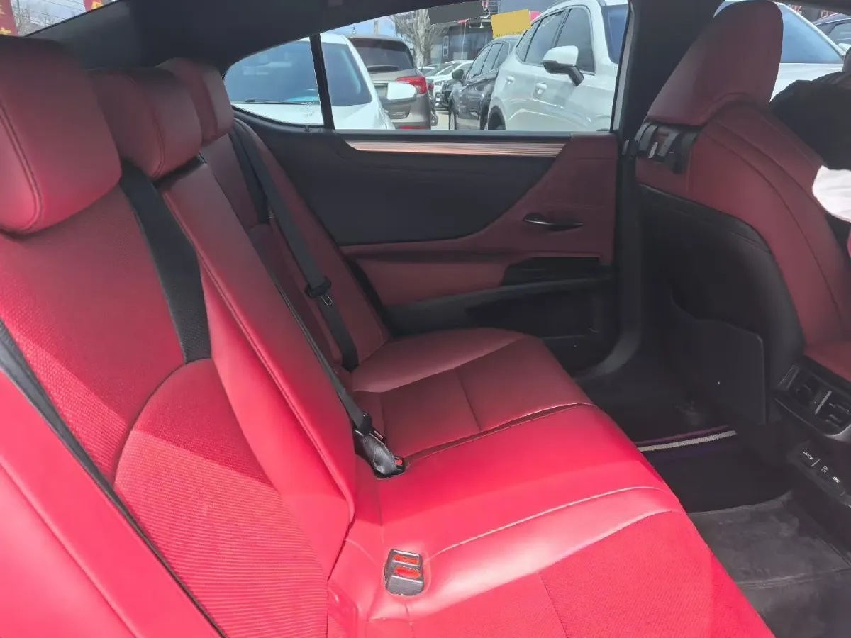 2020 Lexus ES 2.5L 207HP L4 8AT,autocango,china used car exporter,china ev exporter,chinese used car exporter,chinese used ev exporter