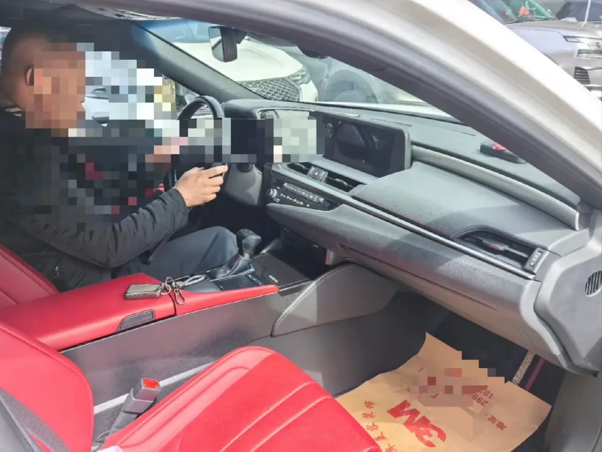 2020 Lexus ES 2.5L 207HP L4 8AT,autocango,china used car exporter,china ev exporter,chinese used car exporter,chinese used ev exporter