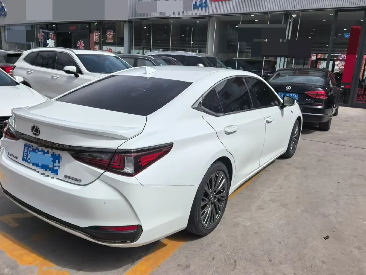 2020 Lexus ES 2.5L 207HP L4 8AT,autocango,china used car exporter,china ev exporter,chinese used car exporter,chinese used ev exporter