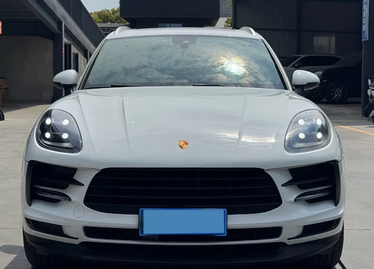 2020 Porsche Macan 2.0T 252HP L4 7DCT,autocango,china used car exporter,china ev exporter,chinese used car exporter,chinese used ev exporter