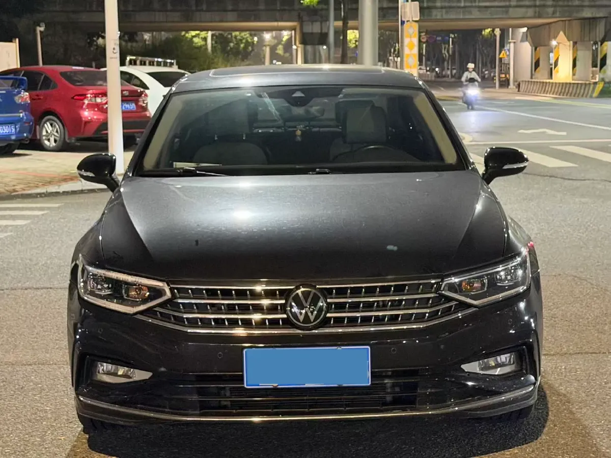 2023 Volkswagen Magotan 2.0T 186HP L4 7DCT,autocango,china used car exporter,china ev exporter,chinese used car exporter,chinese used ev exporter