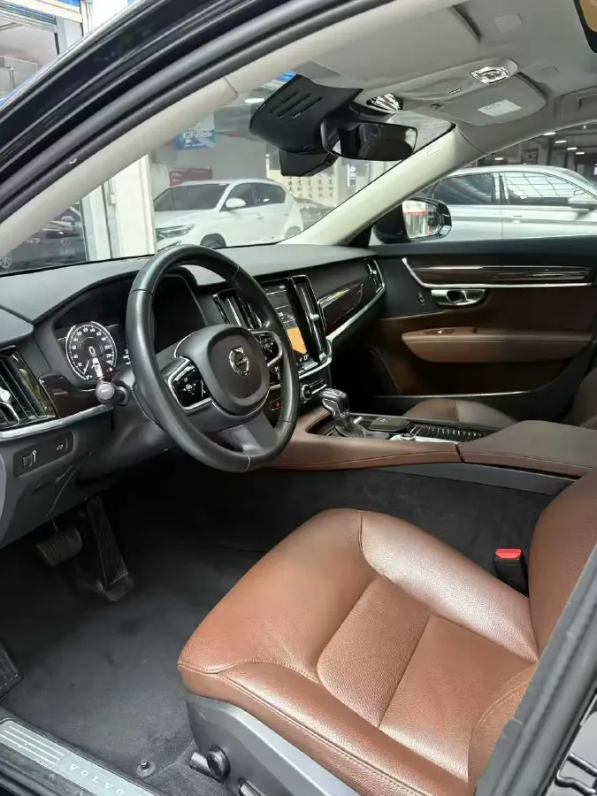 2020 Volvo S90 2.0T 254HP L4 8AT,autocango,china used car exporter,china ev exporter,chinese used car exporter,chinese used ev exporter