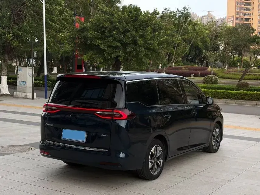 2021 GAC Trumpchi M6 1.5T 169HP L4 7DCT,autocango,china used car exporter,china ev exporter,chinese used car exporter,chinese used ev exporter