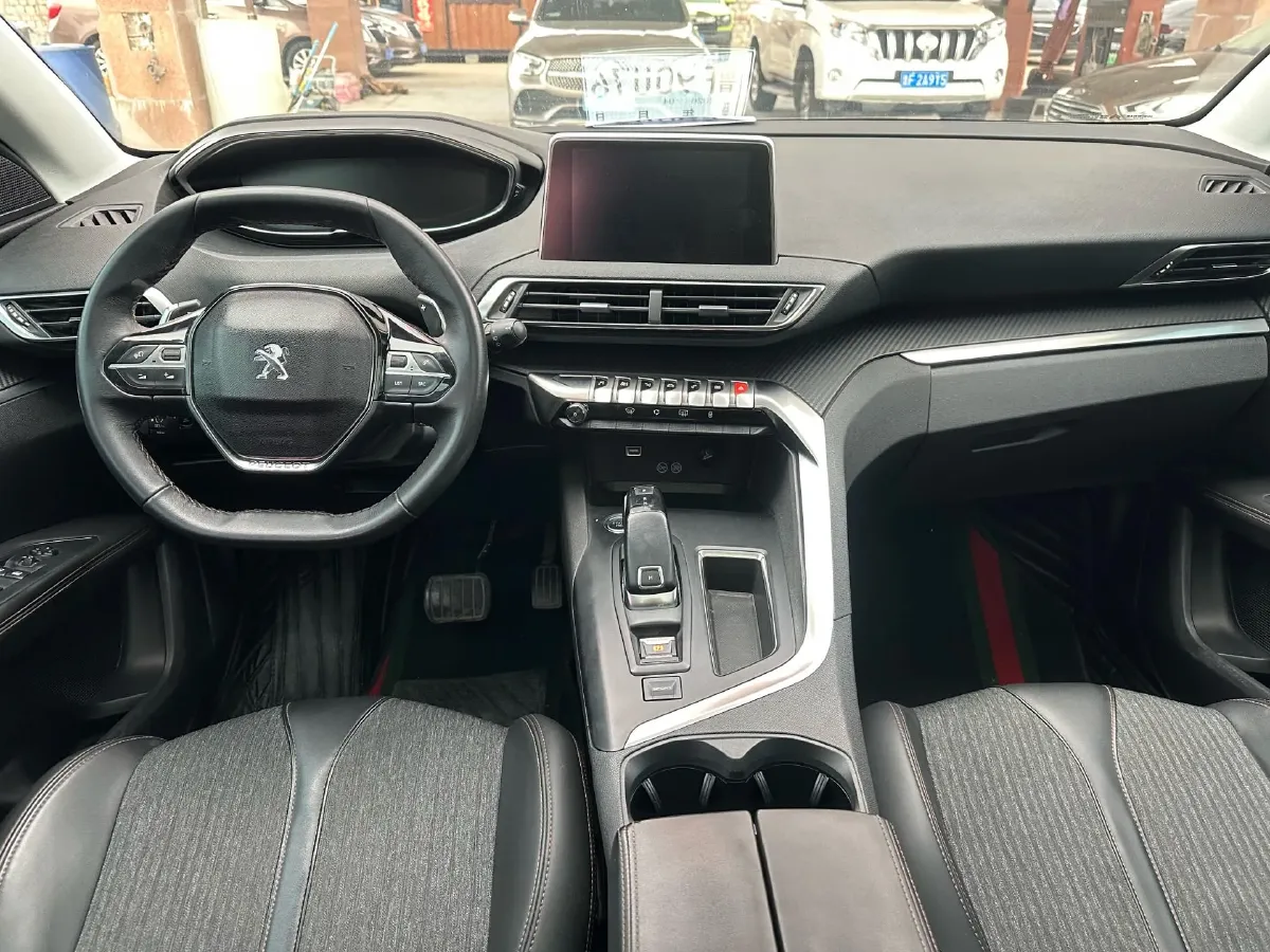 2017 Peugeot 5008 1.8T 204HP L4 6AT,autocango,china used car exporter,china ev exporter,chinese used car exporter,chinese used ev exporter