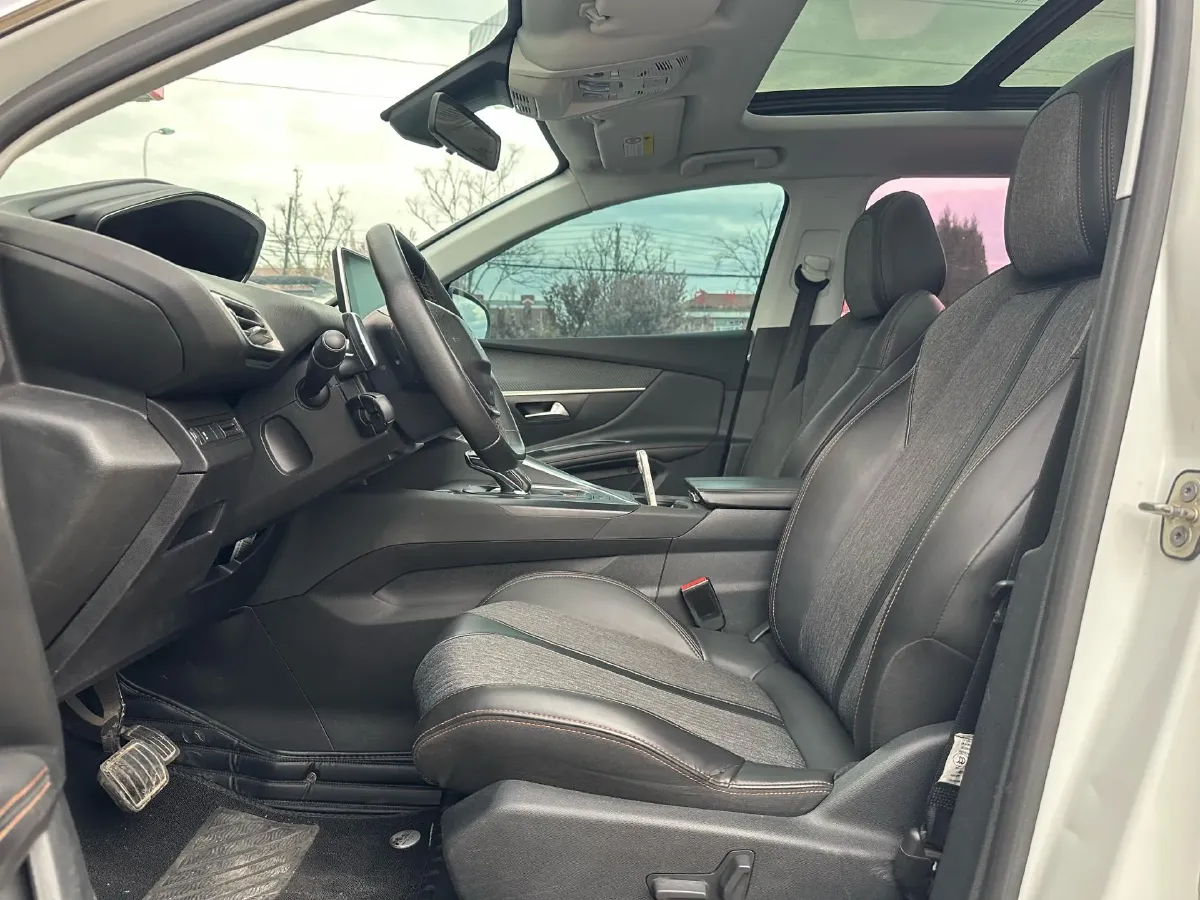 2017 Peugeot 5008 1.8T 204HP L4 6AT,autocango,china used car exporter,china ev exporter,chinese used car exporter,chinese used ev exporter