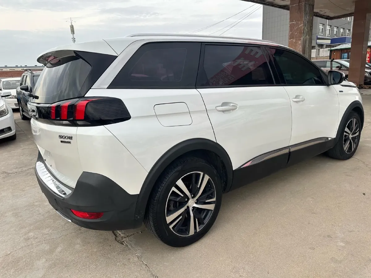 2017 Peugeot 5008 1.8T 204HP L4 6AT,autocango,china used car exporter,china ev exporter,chinese used car exporter,chinese used ev exporter