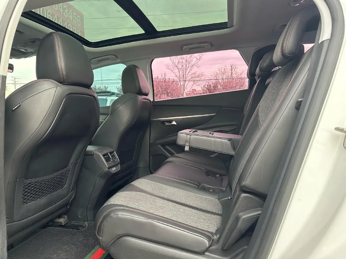 2017 Peugeot 5008 1.8T 204HP L4 6AT,autocango,china used car exporter,china ev exporter,chinese used car exporter,chinese used ev exporter