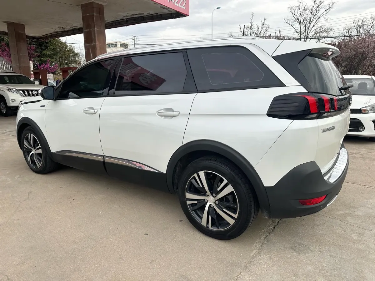 2017 Peugeot 5008 1.8T 204HP L4 6AT,autocango,china used car exporter,china ev exporter,chinese used car exporter,chinese used ev exporter