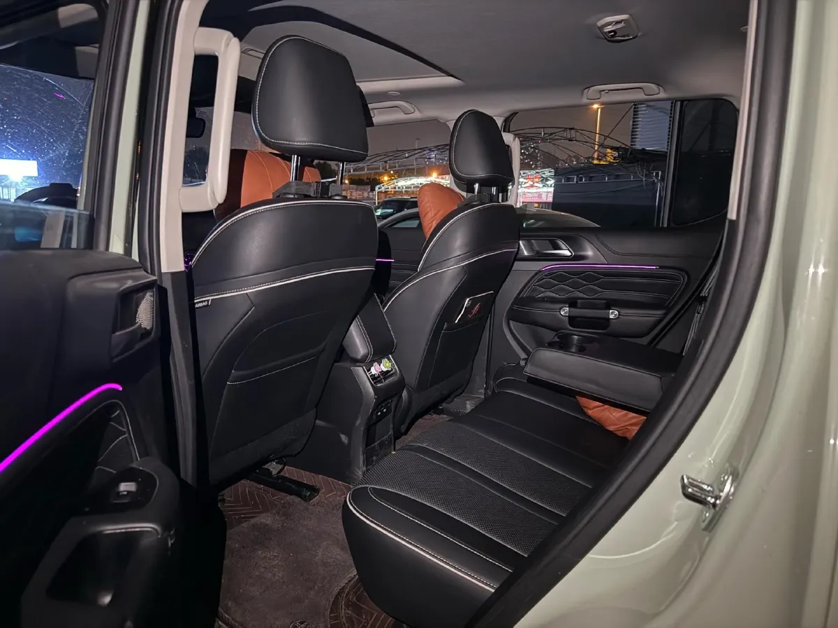 2023 Tank 300 2.0T 227HP L4 8AT,autocango,china used car exporter,china ev exporter,chinese used car exporter,chinese used ev exporter