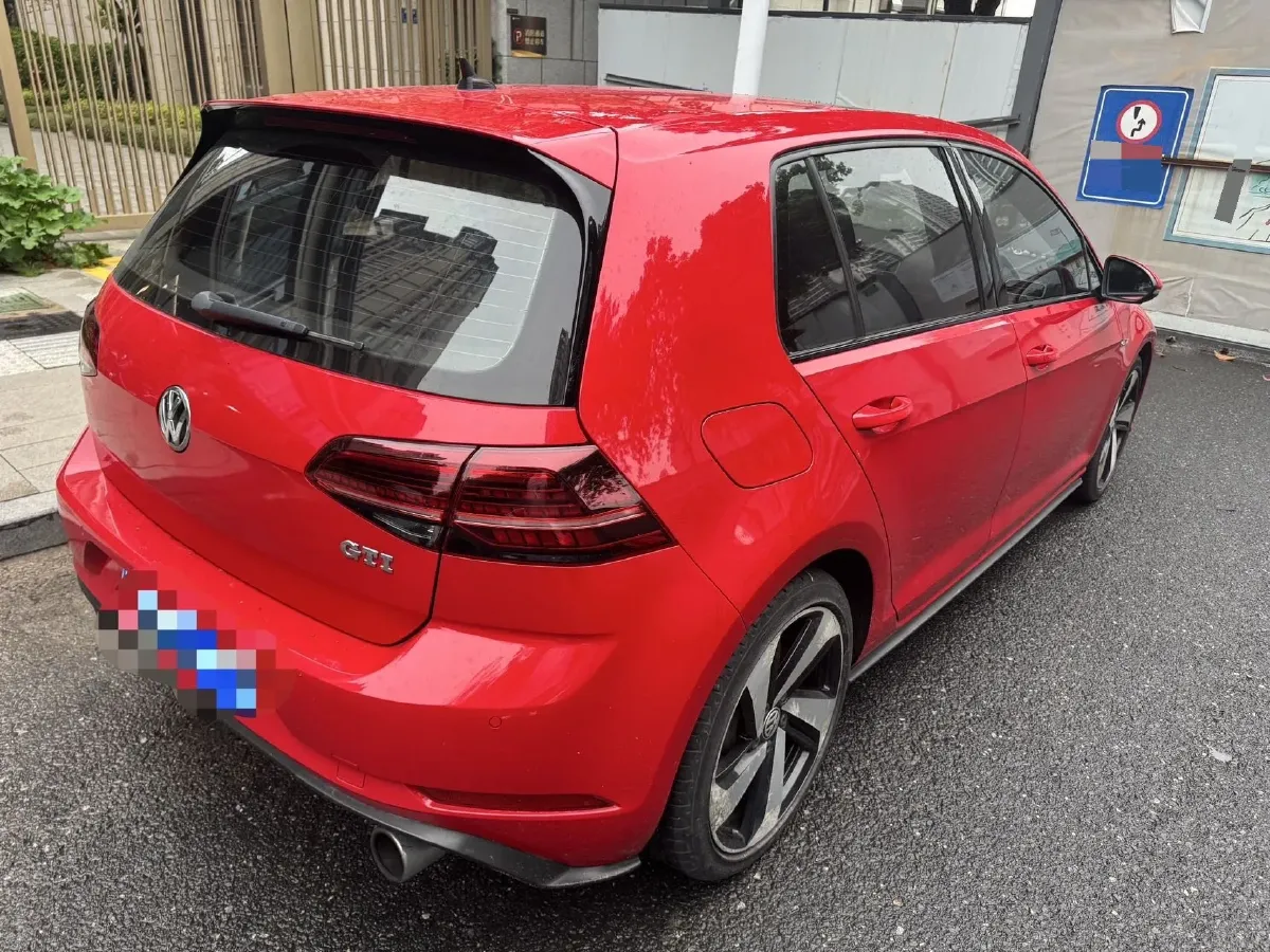 2018 Volkswagen GolfGTI 2.0T 220HP L4 7DCT,autocango,china used car exporter,china ev exporter,chinese used car exporter,chinese used ev exporter