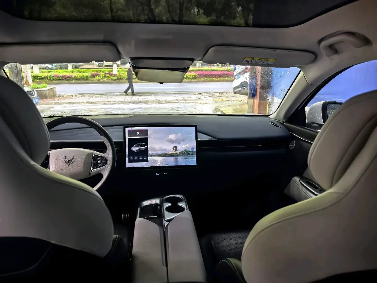 2024 HongQi H5 2.0T 224HP L4 8AT,autocango,china used car exporter,china ev exporter,chinese used car exporter,chinese used ev exporter