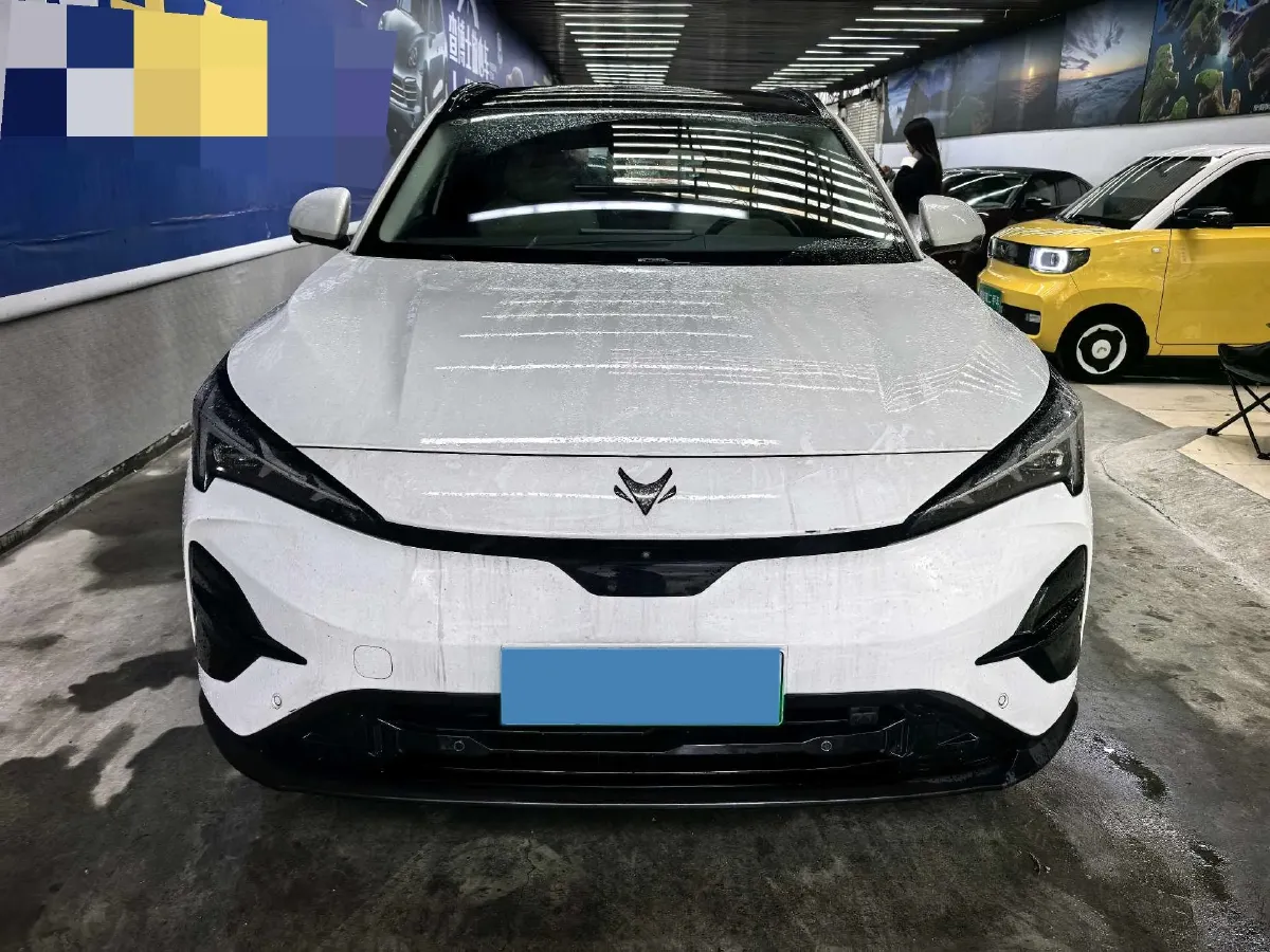 2024 HongQi H5 2.0T 224HP L4 8AT,autocango,china used car exporter,china ev exporter,chinese used car exporter,chinese used ev exporter