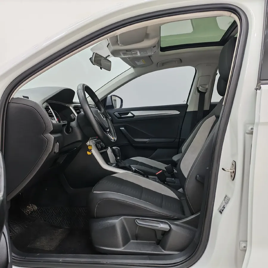 2021 Volkswagen T-Roc 1.4T 150HP L4 7DCT,autocango,china used car exporter,china ev exporter,chinese used car exporter,chinese used ev exporter