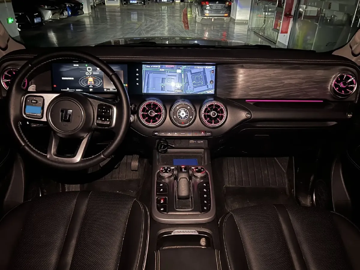 2023 Tank 300 2.0T 227HP L4 8AT,autocango,china used car exporter,china ev exporter,chinese used car exporter,chinese used ev exporter