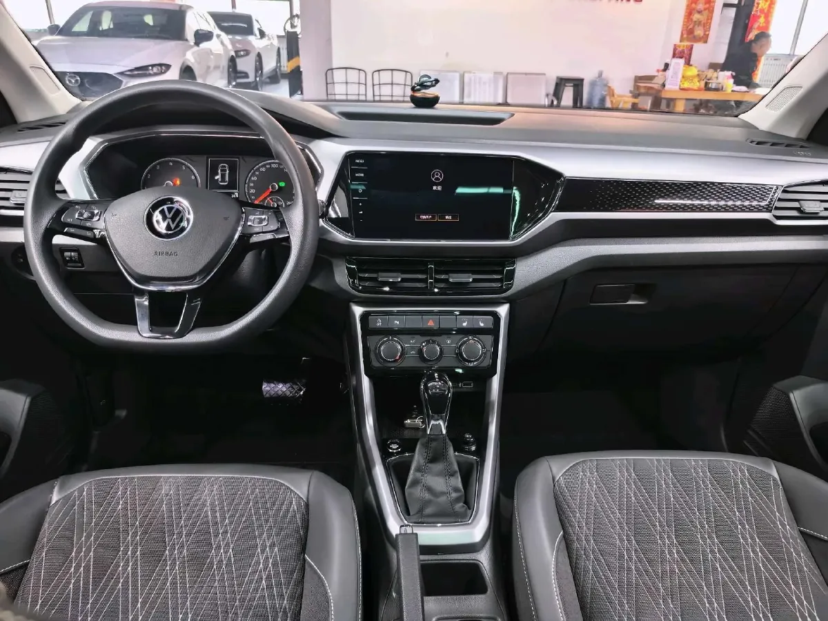 2021 Volkswagen T-Cross 1.5L 113HP L4 6AT,autocango,china used car exporter,china ev exporter,chinese used car exporter,chinese used ev exporter