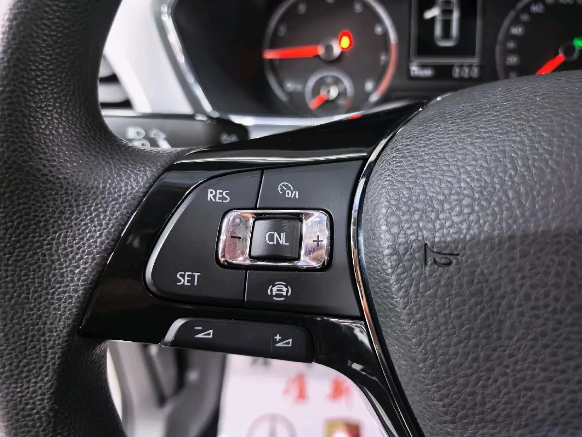 2021 Volkswagen T-Cross 1.5L 113HP L4 6AT,autocango,china used car exporter,china ev exporter,chinese used car exporter,chinese used ev exporter