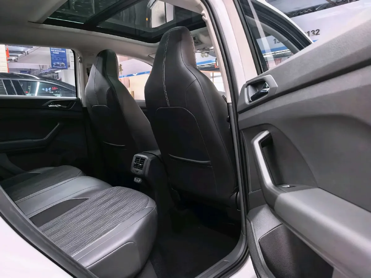 2021 Volkswagen T-Cross 1.5L 113HP L4 6AT,autocango,china used car exporter,china ev exporter,chinese used car exporter,chinese used ev exporter