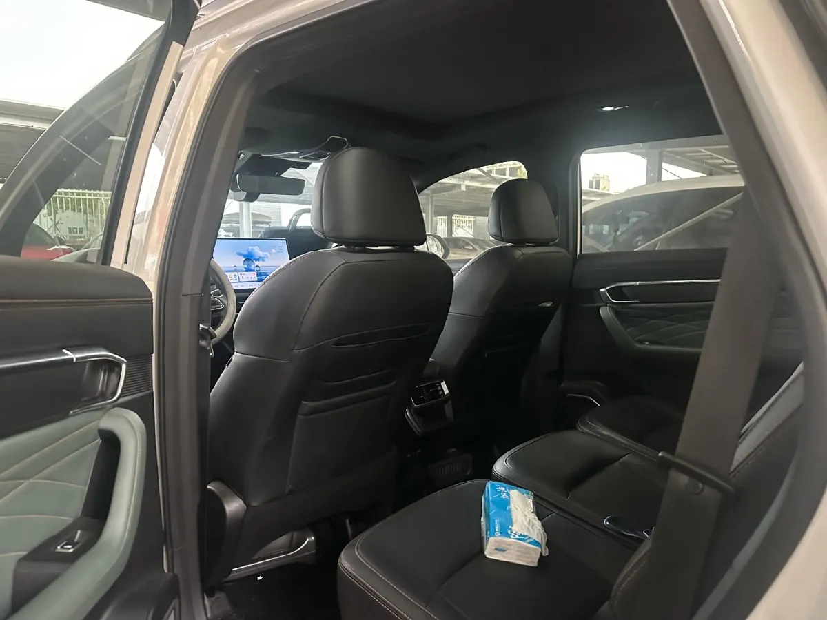 2023 Geely Okavango L 2.0T 218HP L4 7DCT,autocango,china used car exporter,china ev exporter,chinese used car exporter,chinese used ev exporter