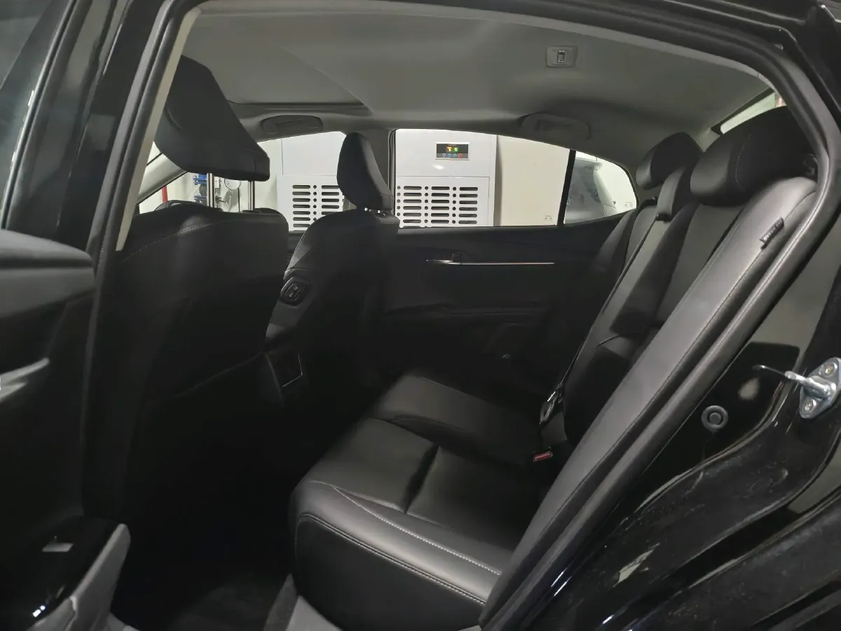 2024 Toyota Camry 2.0L 173HP L4 CVT,autocango,china used car exporter,china ev exporter,chinese used car exporter,chinese used ev exporter