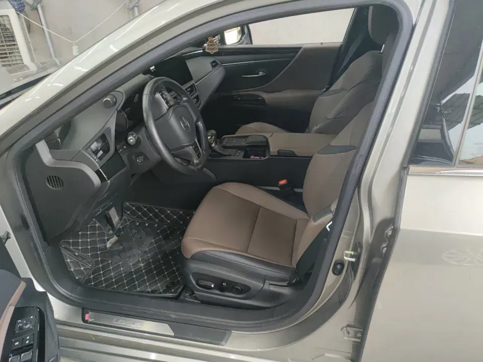 2022 Lexus ES 2.0L 173HP L4 CVT,autocango,china used car exporter,china ev exporter,chinese used car exporter,chinese used ev exporter