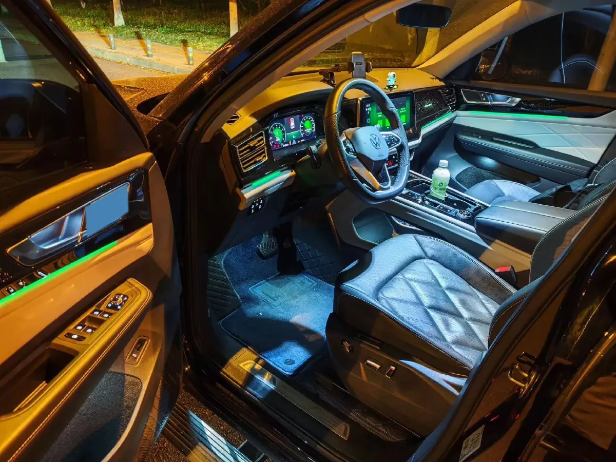 2024 Volkswagen Teramont 2.0T 220HP L4 7DCT,autocango,china used car exporter,china ev exporter,chinese used car exporter,chinese used ev exporter