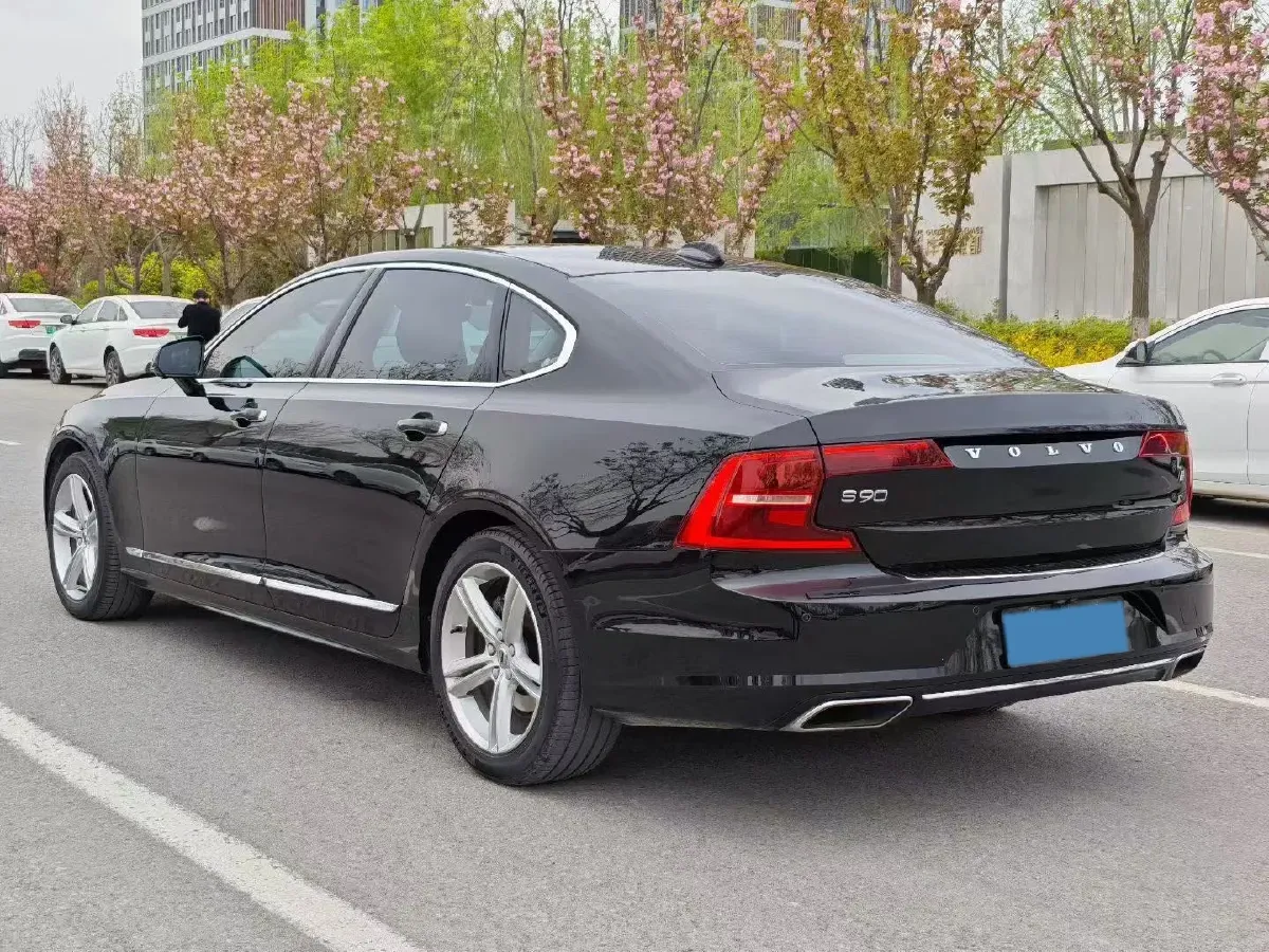 2020 Volvo S90 2.0T 254HP L4 8AT,autocango,china used car exporter,china ev exporter,chinese used car exporter,chinese used ev exporter