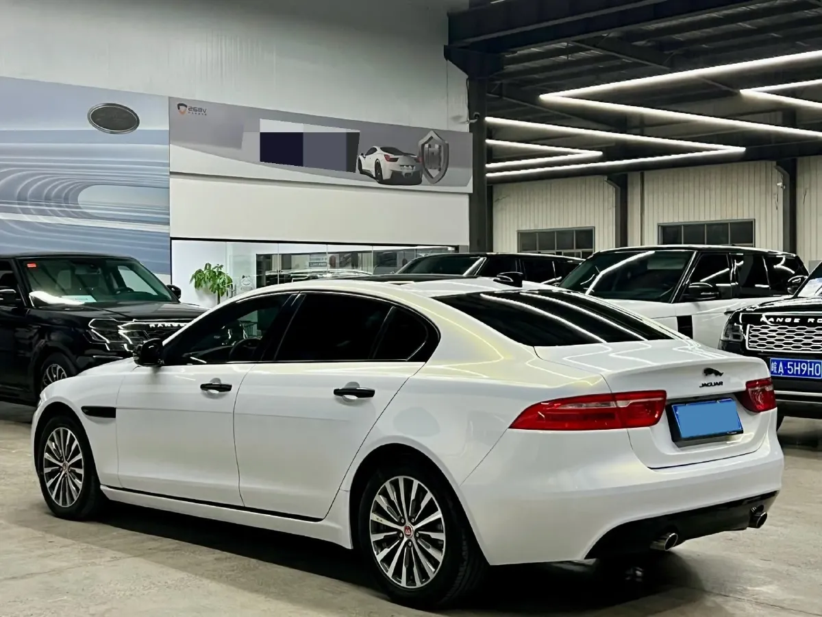 2019 Jeep Cherokee 2.0T 265HP L4 9AT,autocango,china used car exporter,china ev exporter,chinese used car exporter,chinese used ev exporter