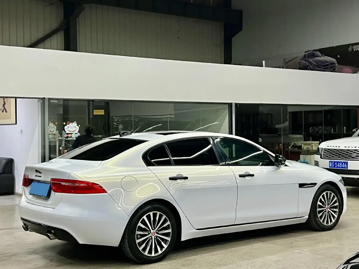 2019 Jeep Cherokee 2.0T 265HP L4 9AT,autocango,china used car exporter,china ev exporter,chinese used car exporter,chinese used ev exporter