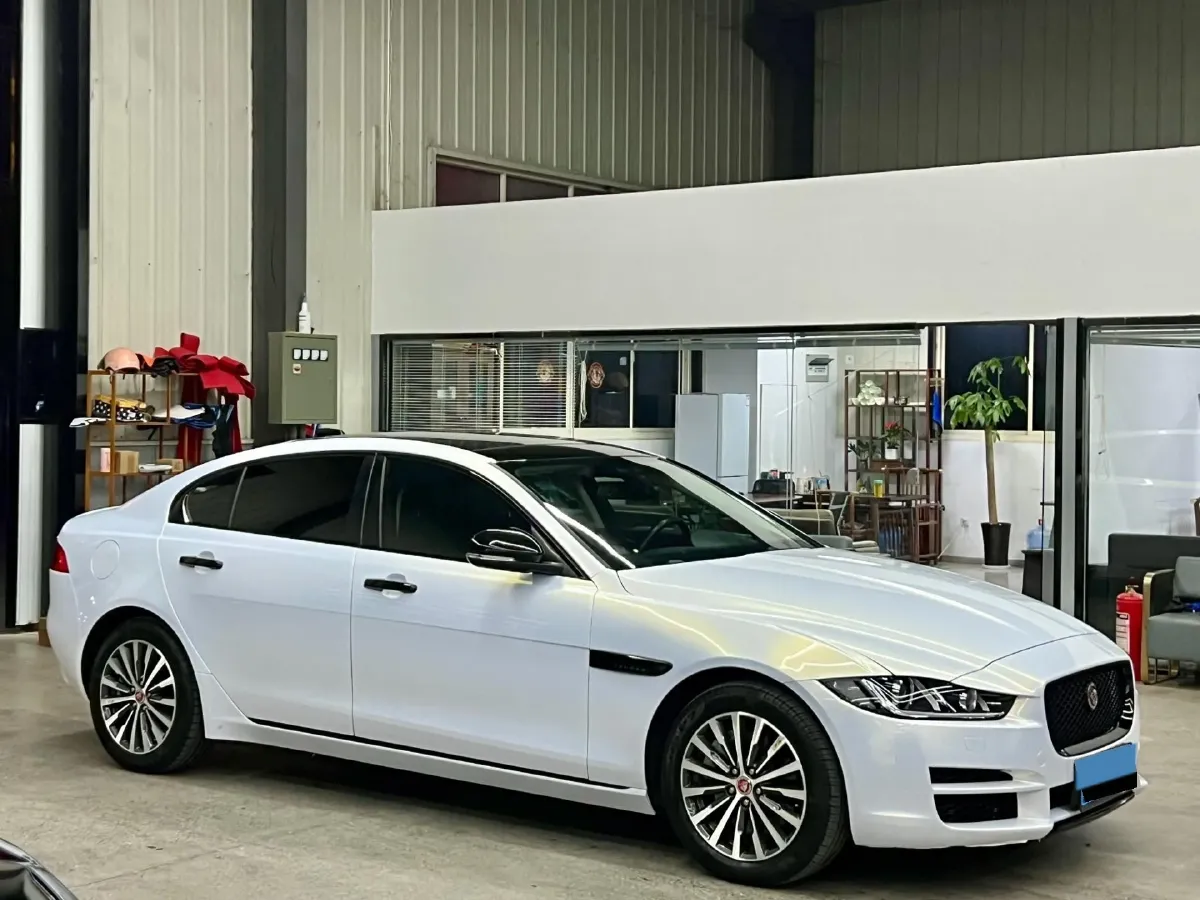 2019 Jeep Cherokee 2.0T 265HP L4 9AT,autocango,china used car exporter,china ev exporter,chinese used car exporter,chinese used ev exporter