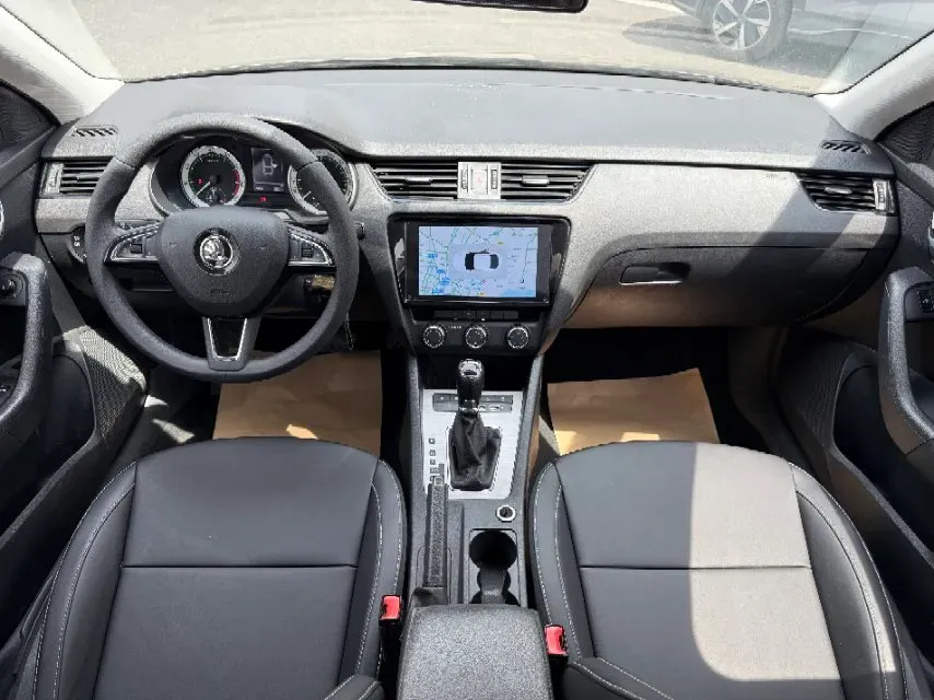 2021 Skoda Octavia 1.5L 113HP L4 6AT,autocango,china used car exporter,china ev exporter,chinese used car exporter,chinese used ev exporter