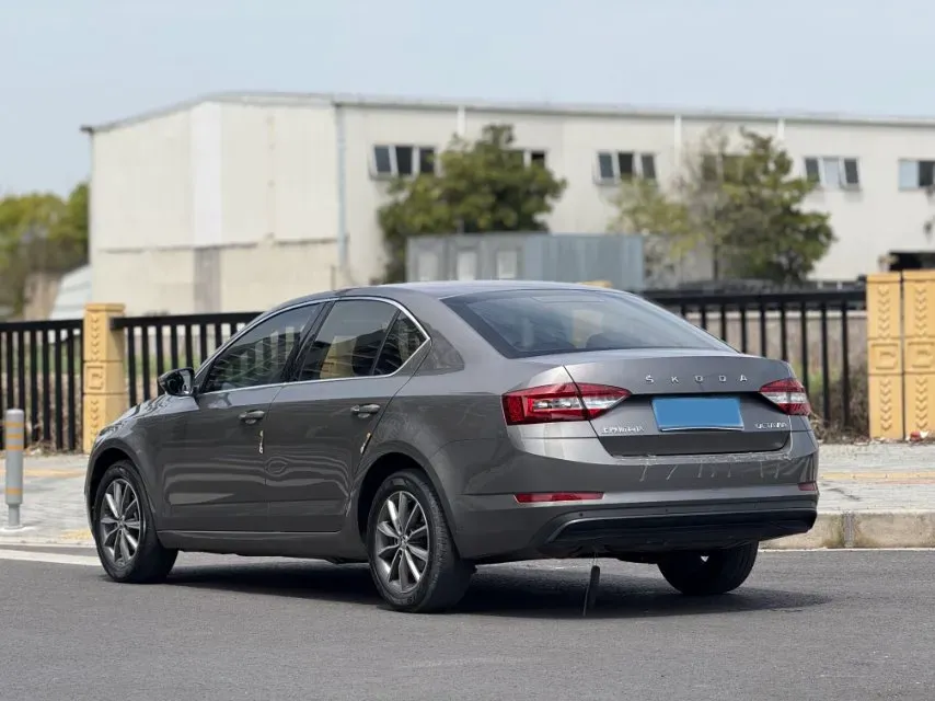 2021 Skoda Octavia 1.5L 113HP L4 6AT,autocango,china used car exporter,china ev exporter,chinese used car exporter,chinese used ev exporter
