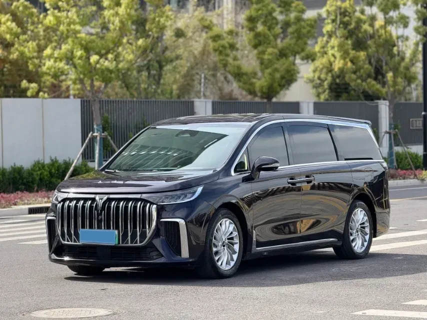 2022 Voyah Dream 1.5T 136HP L4 PHEV 25.57KWH,autocango,china used car exporter,china ev exporter,chinese used car exporter,chinese used ev exporter