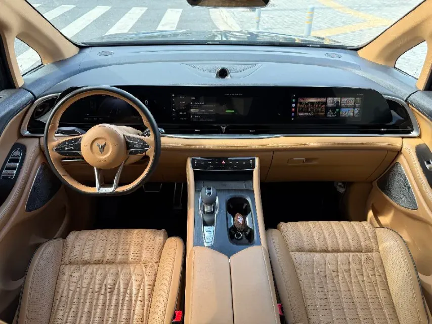 2022 Voyah Dream 1.5T 136HP L4 PHEV 25.57KWH,autocango,china used car exporter,china ev exporter,chinese used car exporter,chinese used ev exporter